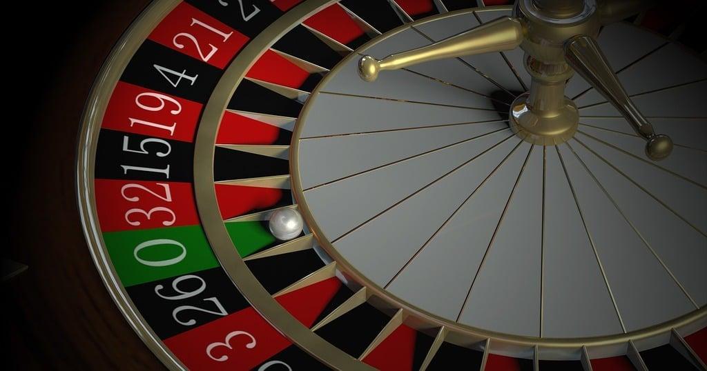 Close-up of a single-zero roulette wheel